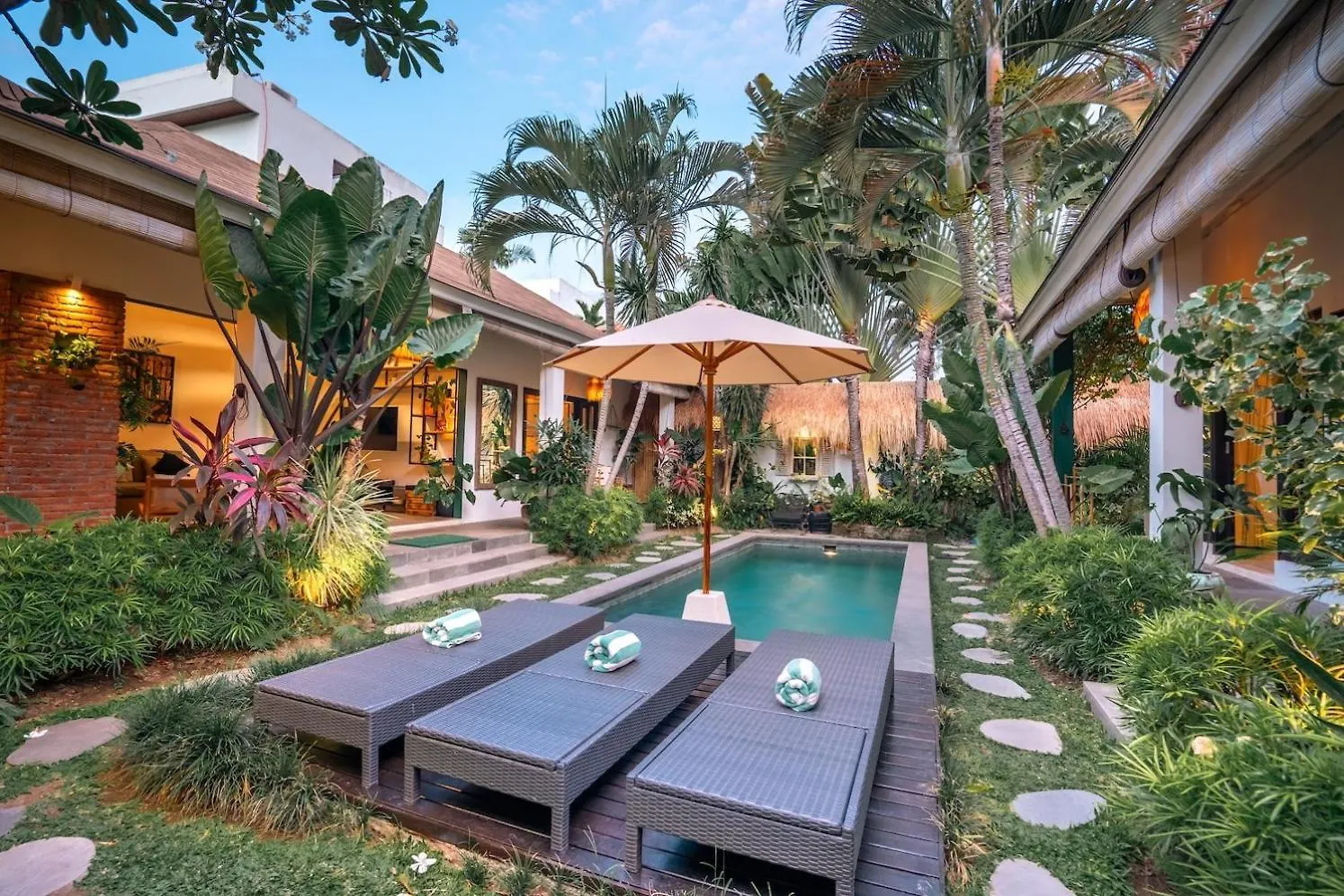度假居 Villa Mint, 3Br Tropical Escape With Private Pool And Lush Garden 塞米亚克 印尼