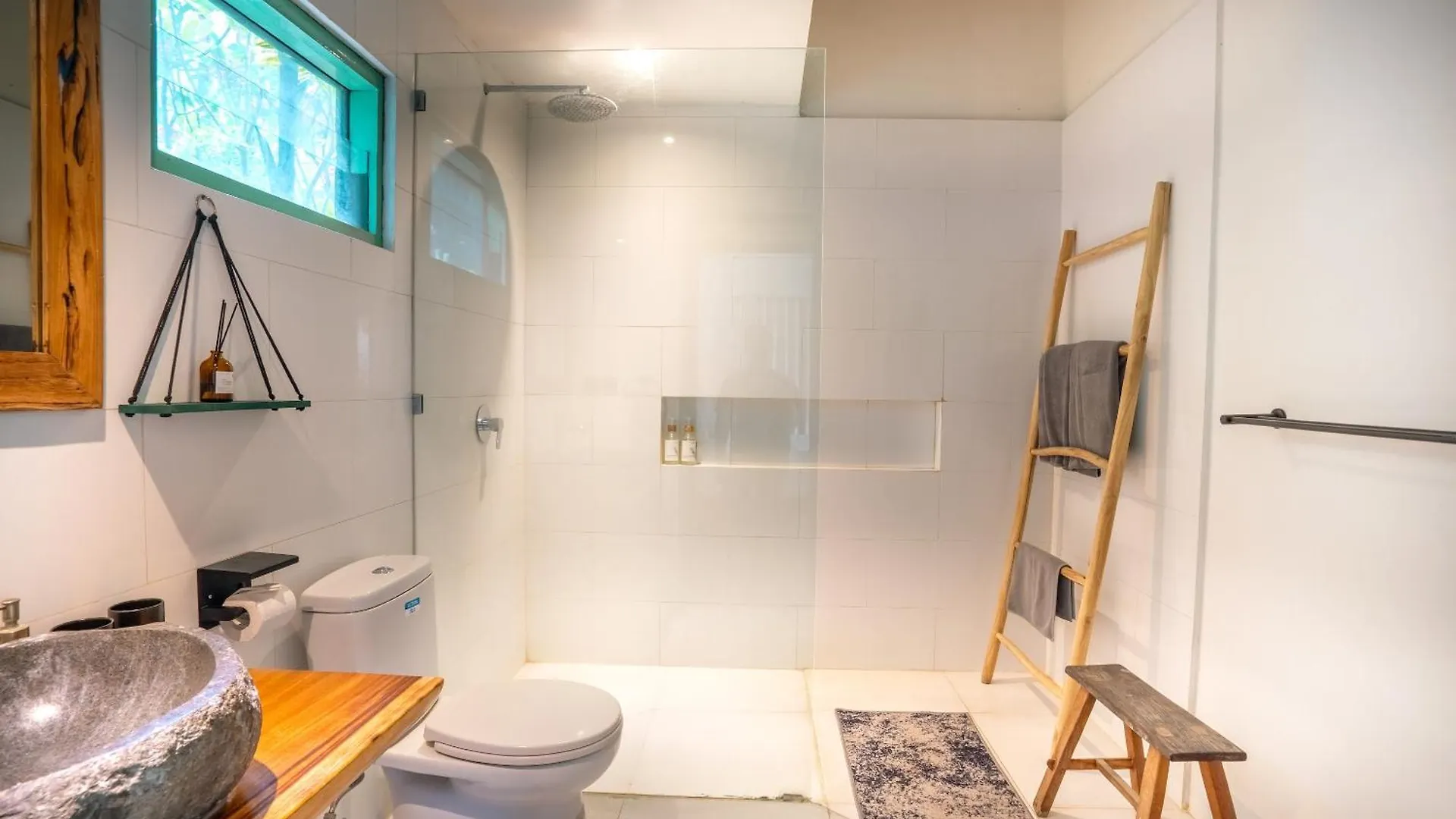 度假居 Villa Mint, 3Br Tropical Escape With Private Pool And Lush Garden 塞米亚克 印尼