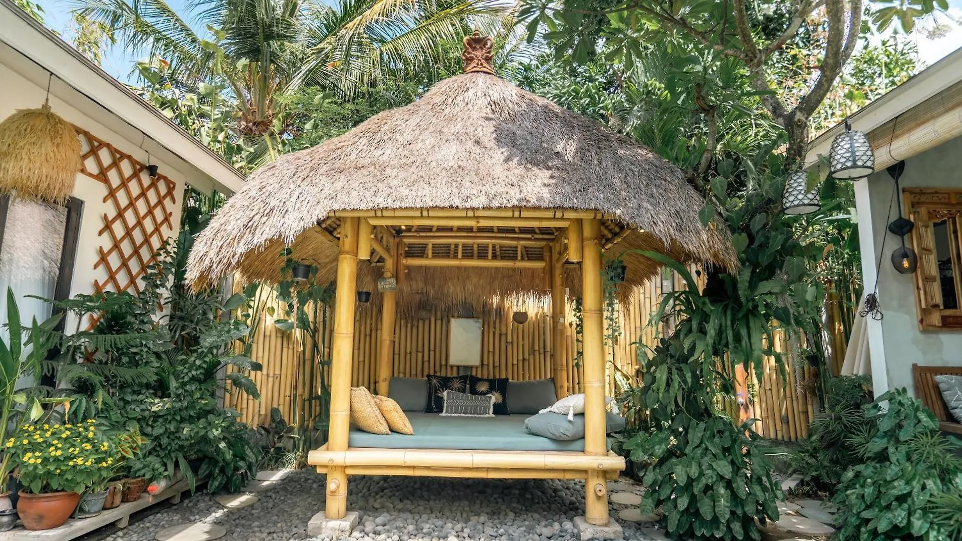 Dom wakacyjny Villa Mint, 3Br Tropical Escape With Private Pool And Lush Garden Seminyak Indonezja