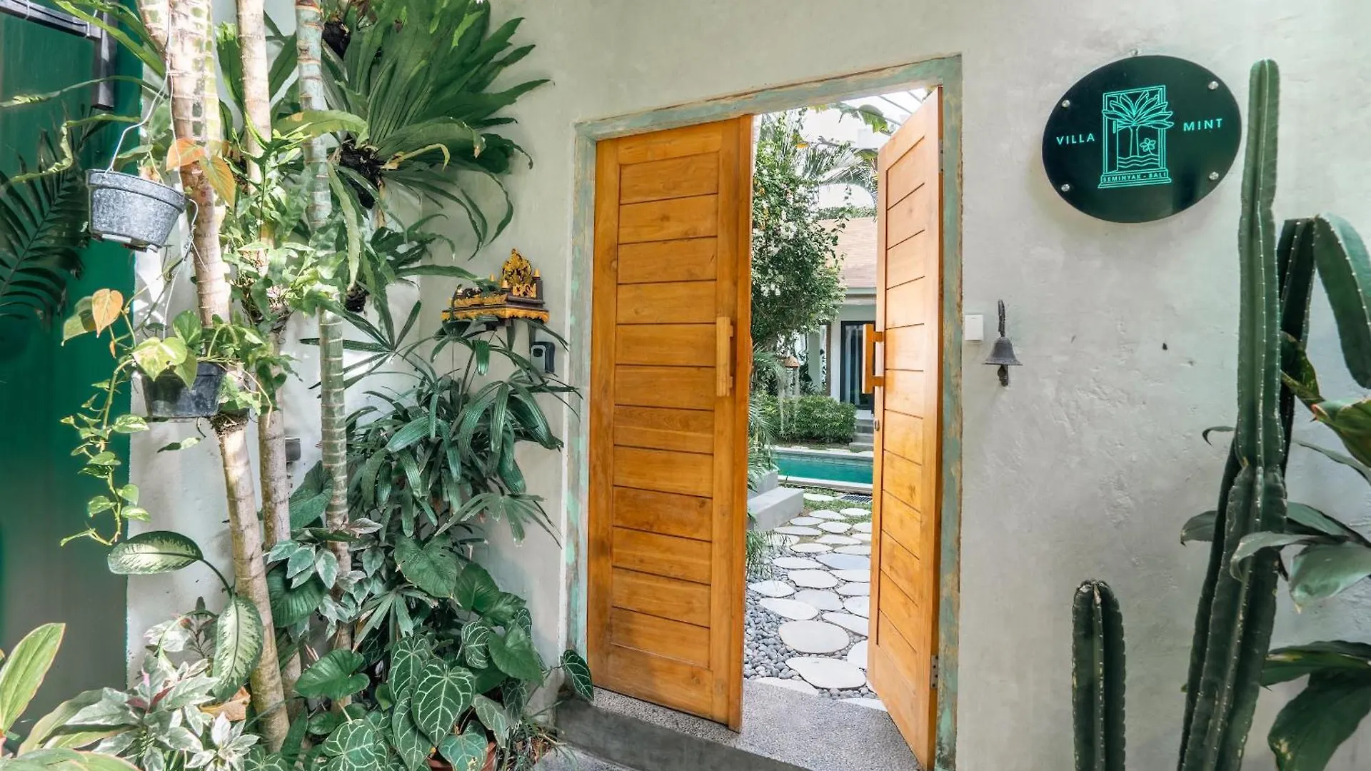 Villa Mint, 3Br Tropical Escape With Private Pool And Lush Garden Seminyak Dom wakacyjny